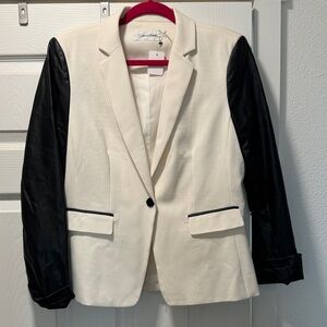 Calvin Klein Women's Cream and Black Blazer